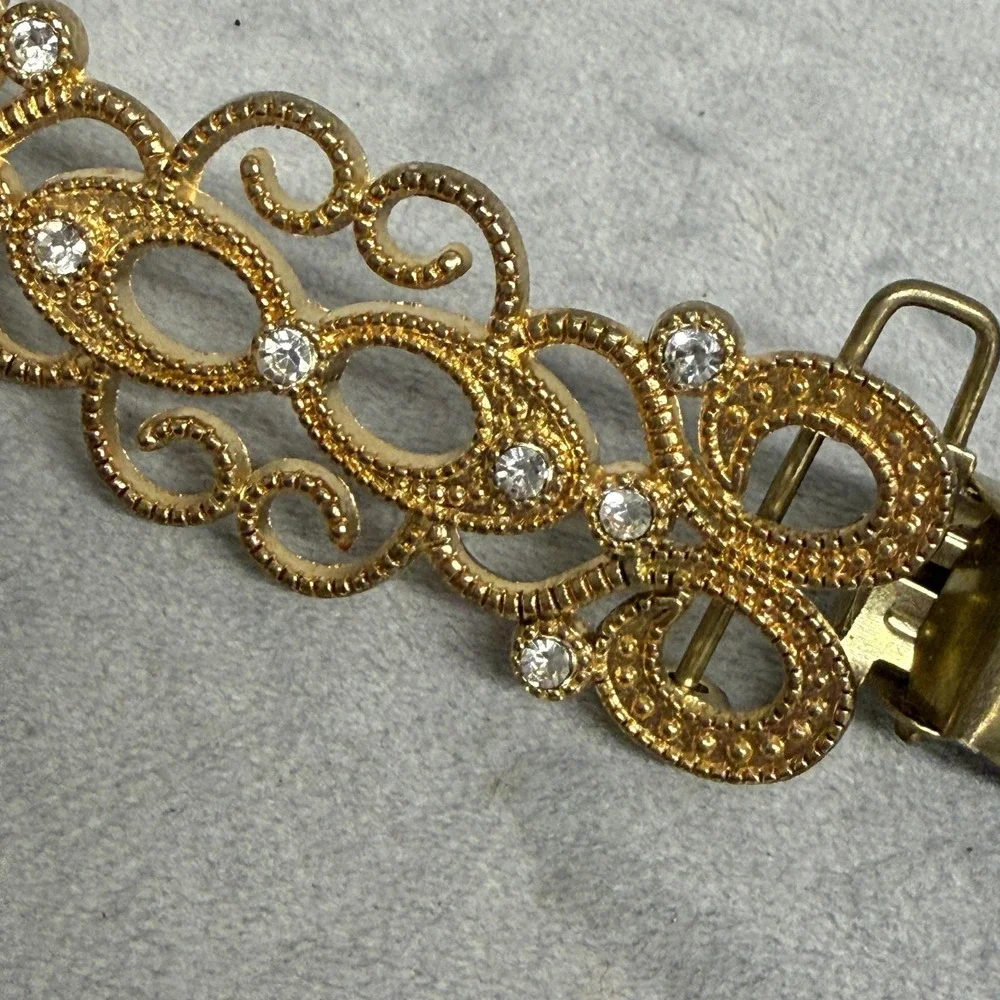 Rhinestone Sweater Clip Guard Gold Tone Filigree Costume‎ Jewelry Shawl Pin